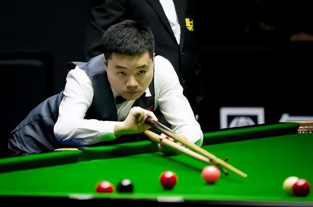 里的绿茵场 里的绿茵场