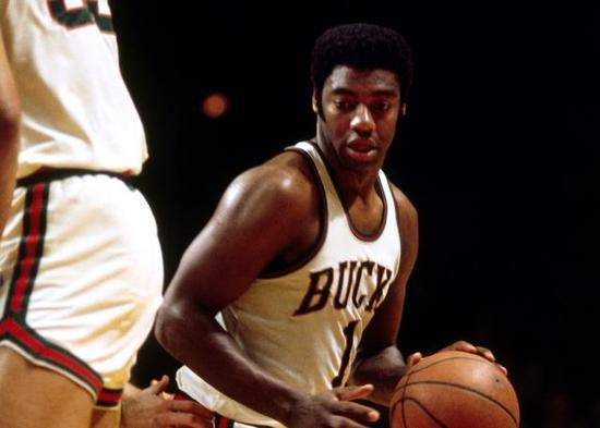 “我从来没有看到过这样的中国足球”——专访亚足联秘书长温莎·约翰.