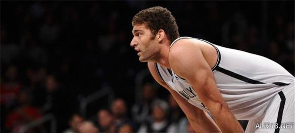 王博：能逆转最主要从防守做起 布朗虽拿最高分但我们通过防守限制对方更重要