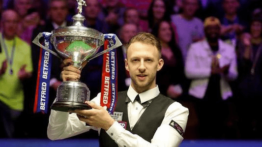 体育全运冠军于丽萍回母校 榜样力量激励少年前行